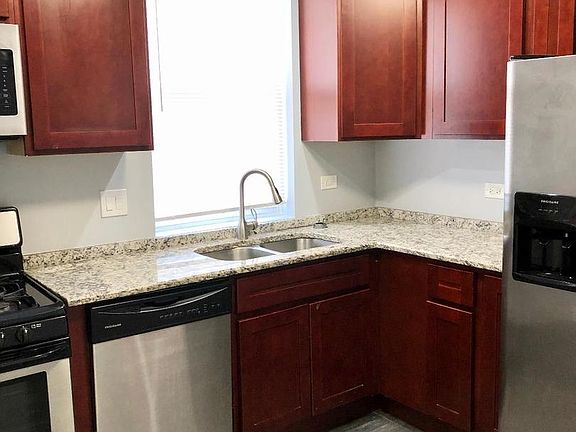 5th image of 4701 W Barry Ave #2B