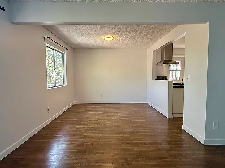 4123 Van Horne Ave — Photo 4