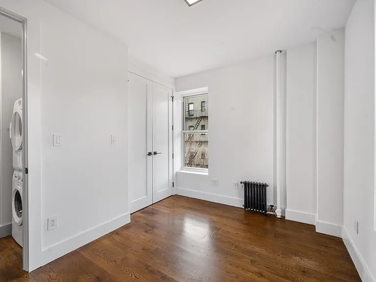 629 E 5th St #19 — Photo 8