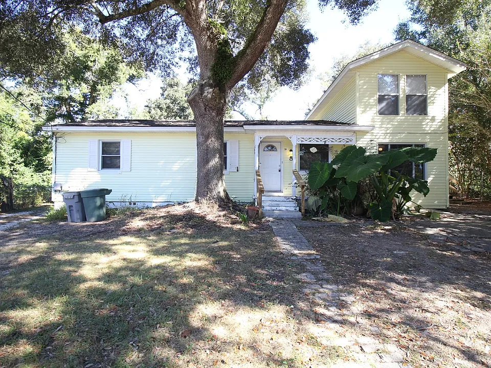 5 N Edgewood Cir #C