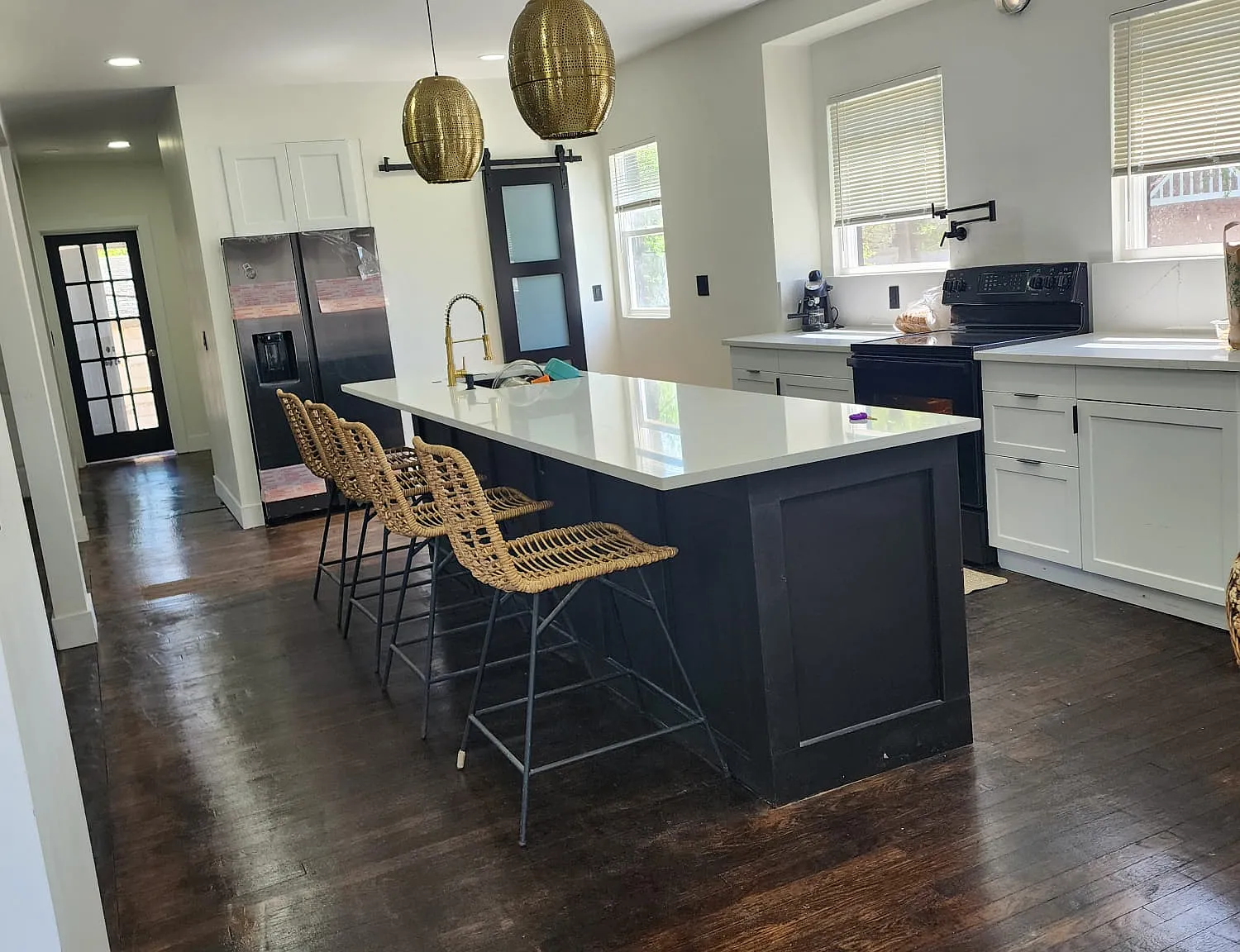 5 bed, 4225 sqft, $3,200 — Photo 1