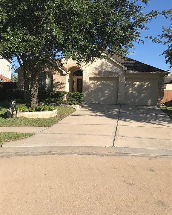 1st image of 2805 Highland Lake Ct