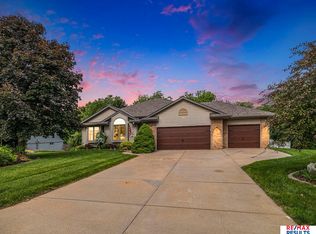 19612 Sterling Ct, Plattsmouth, NE 68048