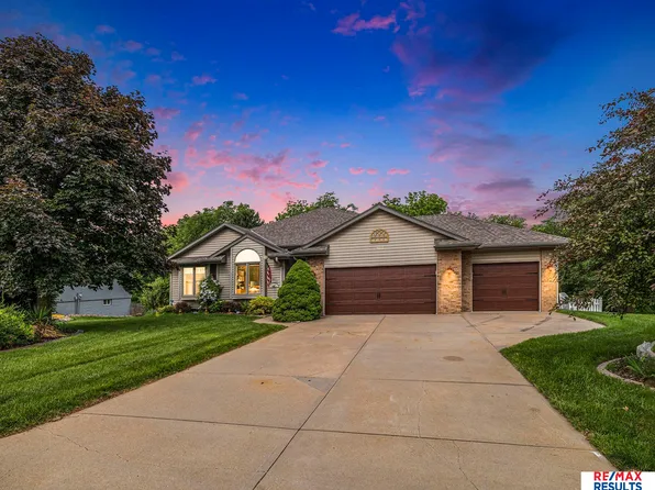19612 Sterling Ct, Plattsmouth, NE 68048