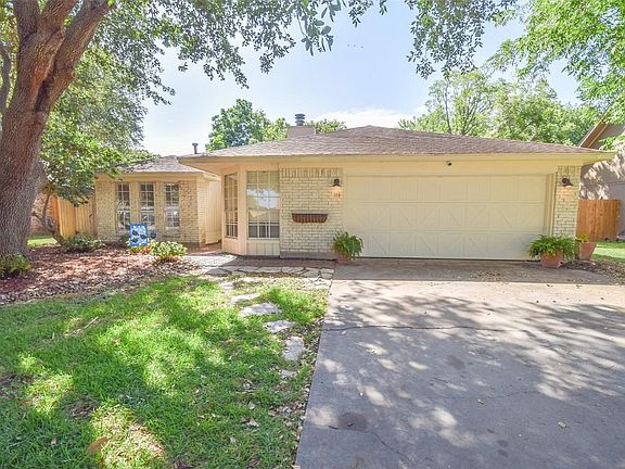 2nd image of 116 Bougainvillea St