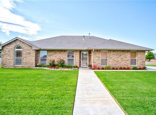 812 Hunter Ln, Sayre, OK 73662