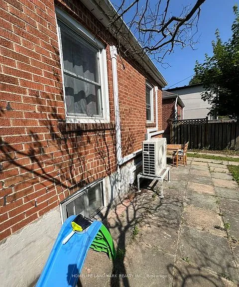 11 Hutton Ave #BASEMENT — Photo 10