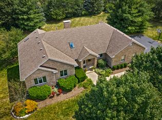 10N875 Oak Ridge Dr, Elgin, IL 60124