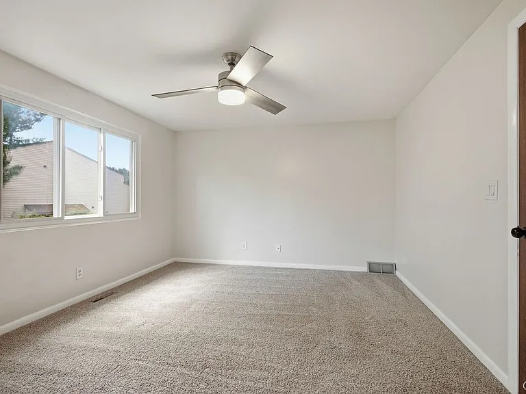 8457 Bubbling Springs Dr — Photo 22