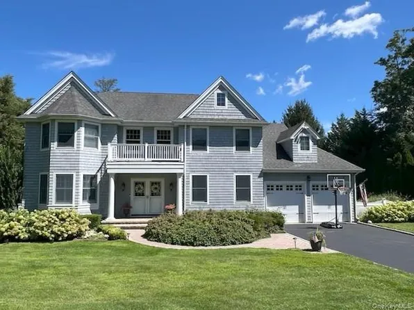 3 Wyona Court, Huntington, NY 11743