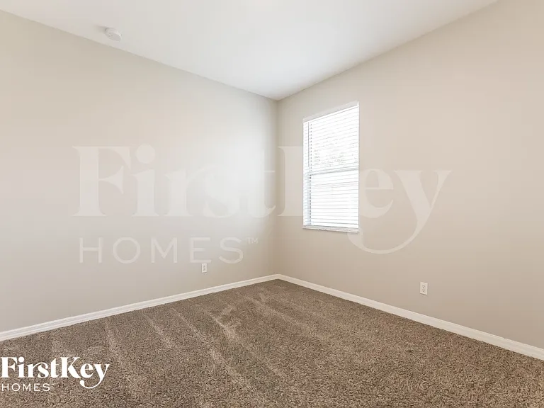 1427 Main St — Photo 15