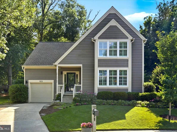 923 Langdon Ct, Annapolis, MD 21403