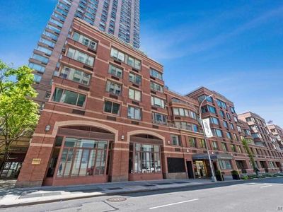 350 W 50th St APT 5MM, New York, NY, 10019