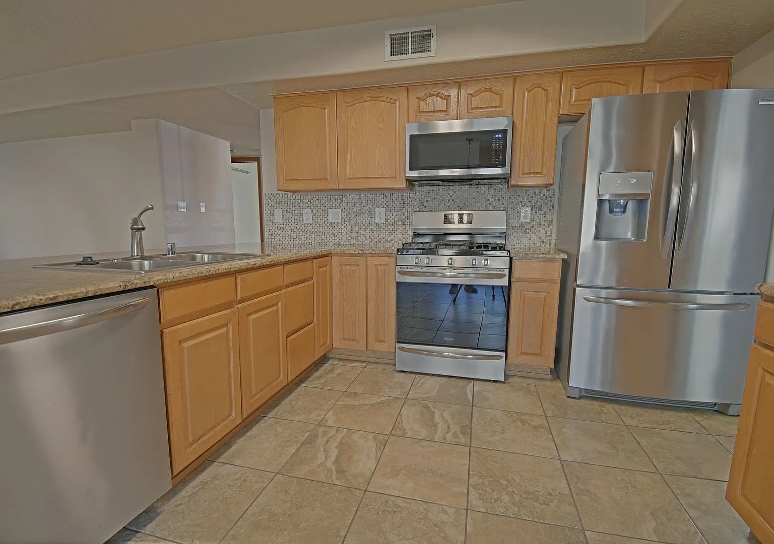 4bd/3ba Available for Move In — Photo 2