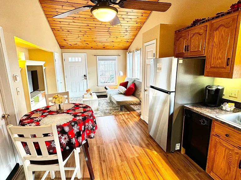 73 Kingsbury St #2 — Photo 6