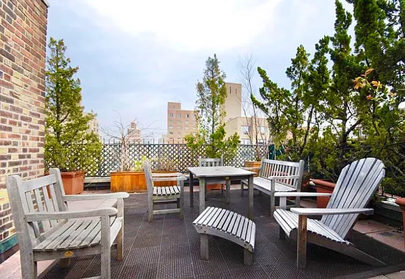 Sold by Compass | media 9