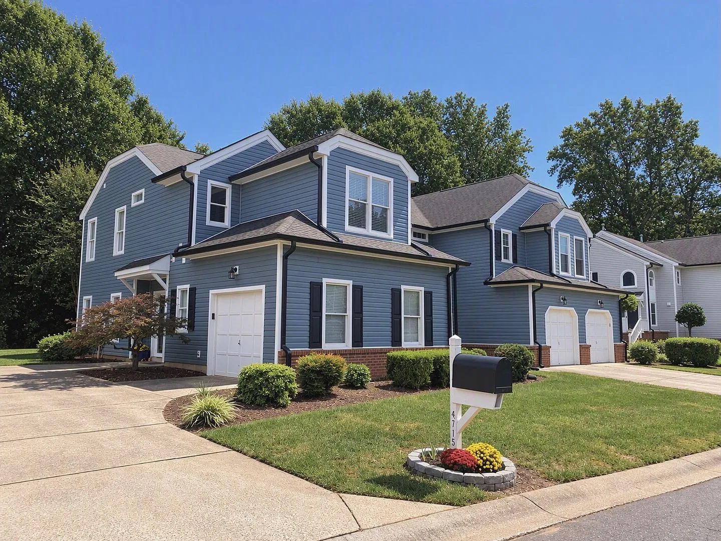 Furnished Townhome in the Davis Lake Community — Photo 1