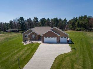 1514 Meadow View Ln, Stevens Point, WI 54482
