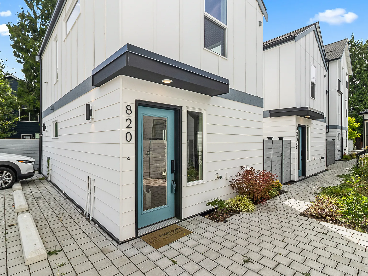 2 bed, 1.5 bath, 790 sqft, $2,695 — Photo 2