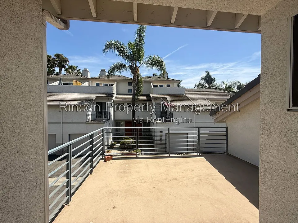 325 Blue Dolphin Dr