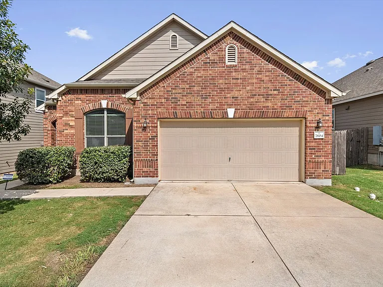 7604 Knockfin Dr — Photo 2