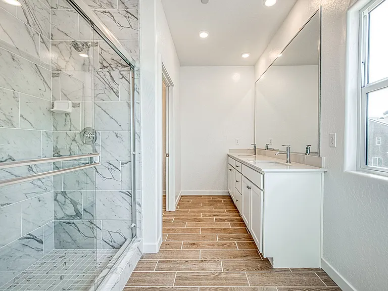 1088 Horizon Dr W — Photo 11