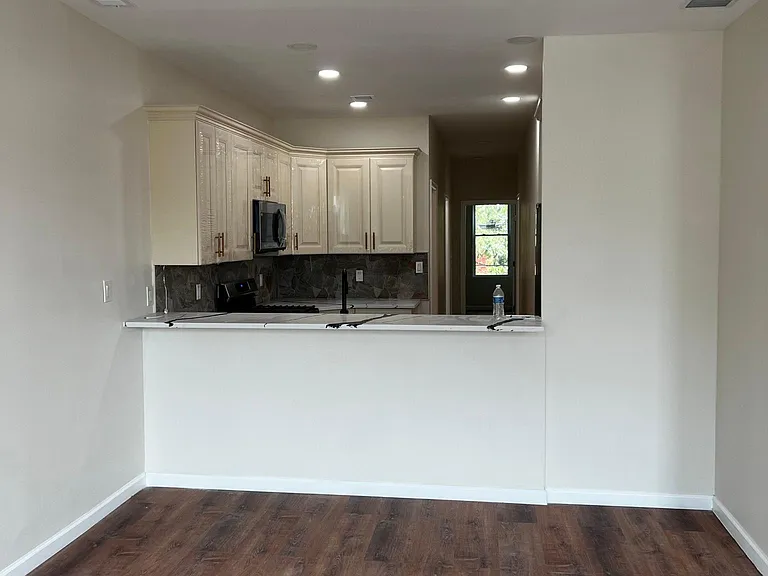 46 Dwight St #2 — Photo 3