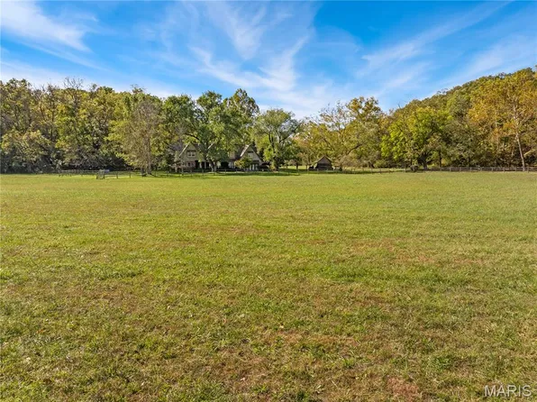 2197 Willow Creek Rd, Camdenton, MO 65020