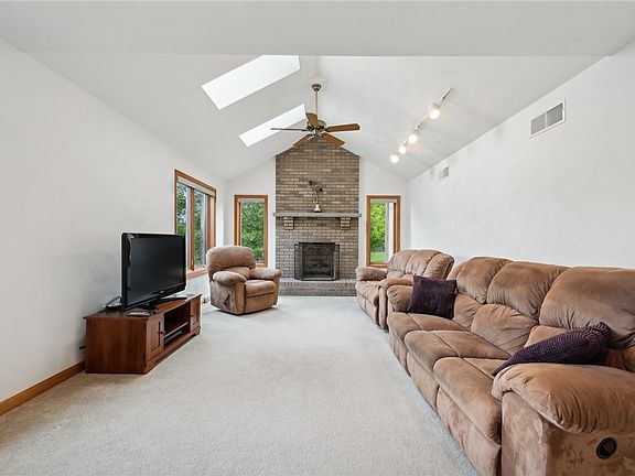 4th image of 12526 Carmichael Cir