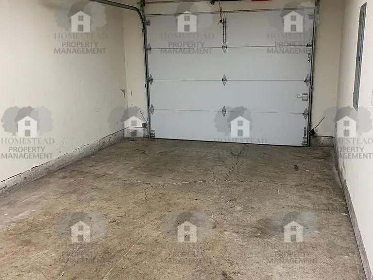1085-1087 Raffon Ct SE — Photo 15
