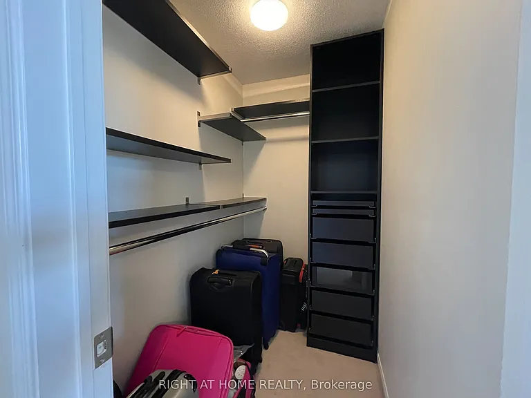 753 Bur Oak Ave — Photo 14