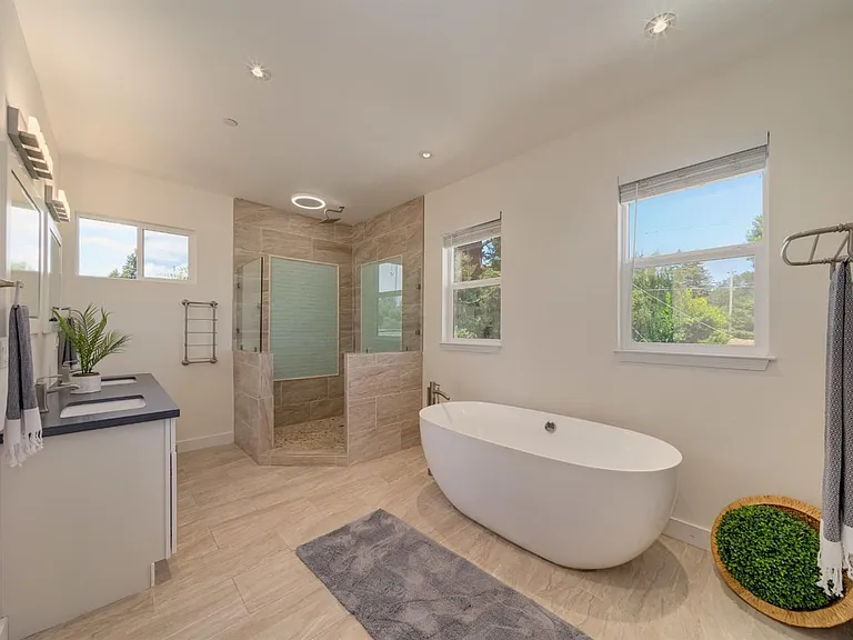 532 Yulupa Ave — Photo 8