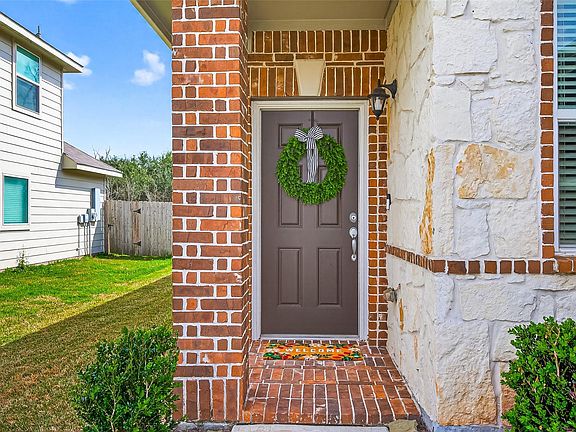 3rd image of 6027 Prince Place Dr