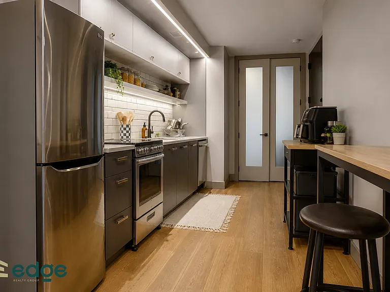 14 Stagg St #1R — Photo 3