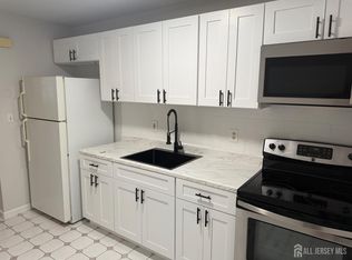 289 Main St APT 3C, Spotswood, NJ 08884