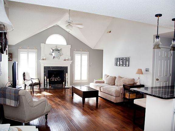 4th image of 5305 NW Primrose Ct