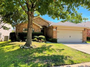 721 Chalk Knoll Rd, Fort Worth, TX 76108