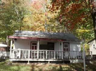 102 Dillion Rd, Dingmans Ferry, PA 18328