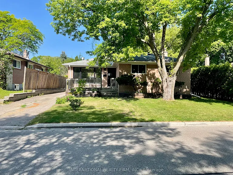 32 Jasper Dr — Photo 1