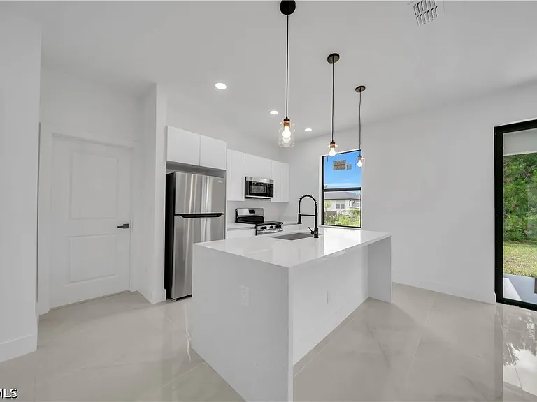 2509 50th St W — Photo 17