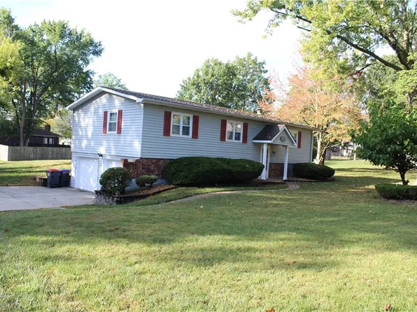 15323 Rickel Dr, Basehor, KS 66007