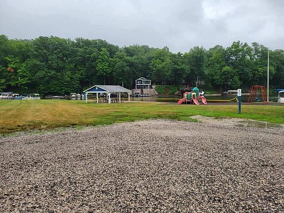 3rd image of 120 Jefferson Valley