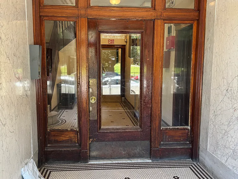 24 Sidlaw Rd #8 — Photo 2