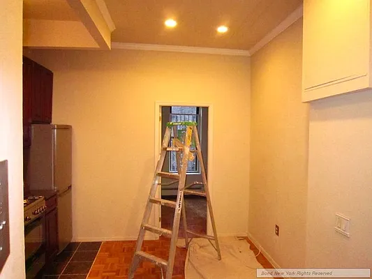 Rented by Bond New York | media 4