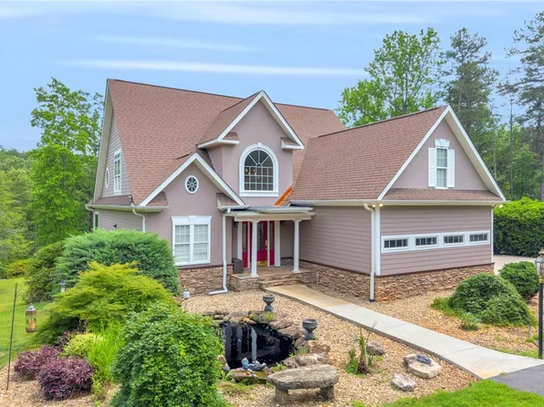 189 Beaver Lake Dr, West Union, SC 29696