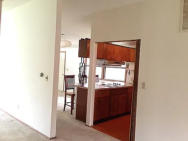 1914 S Harding Dr — Photo 2