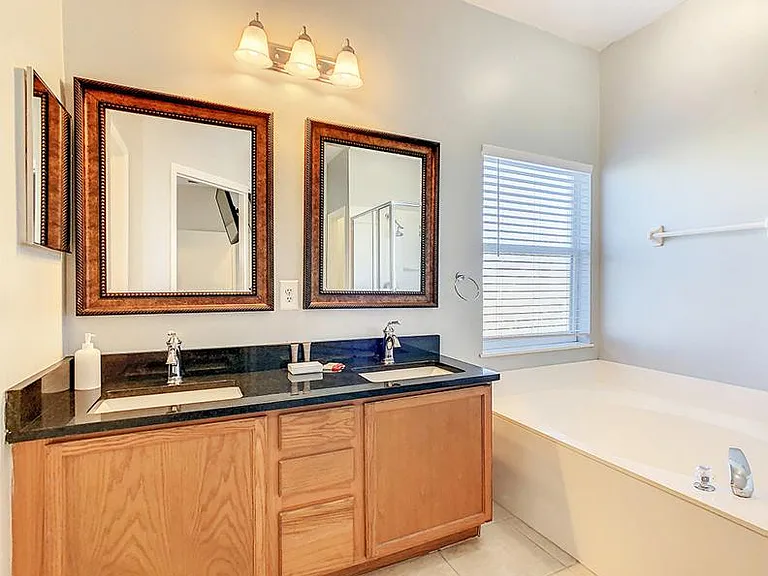 101 Bloomingdale Dr — Photo 24