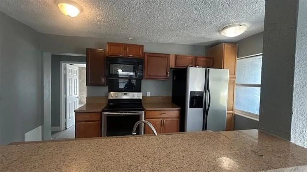 4 bed, 2.0 bath, 1130 sqft, $1,890 — Photo 3
