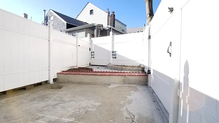 Rented by Compass | media 35