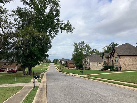 4th image of 5662 Victoria Dr